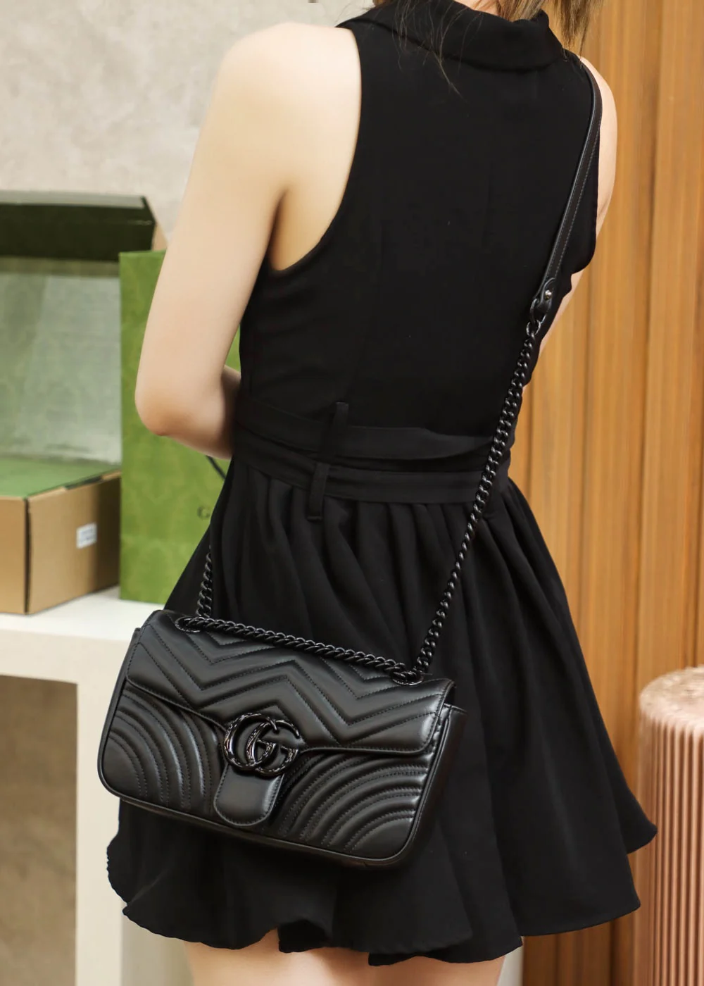 Сумка на цепочке из коллекции Gucci Marmont - Черная