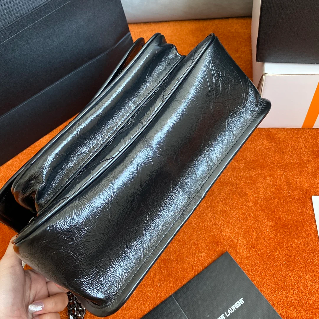 YSL Medium Niki Leather с черной пряжкой и D-образным кольцом - 1