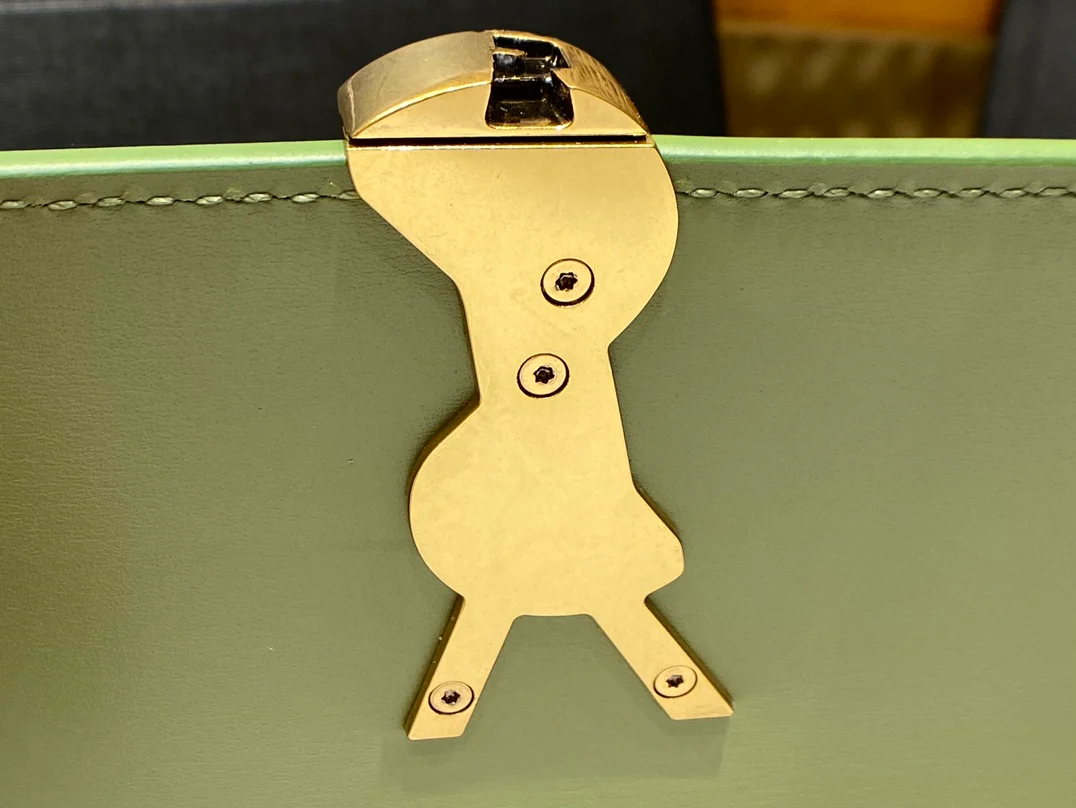 Булочка YSL Solferino с тофу, зеленый авокадо, 18 см