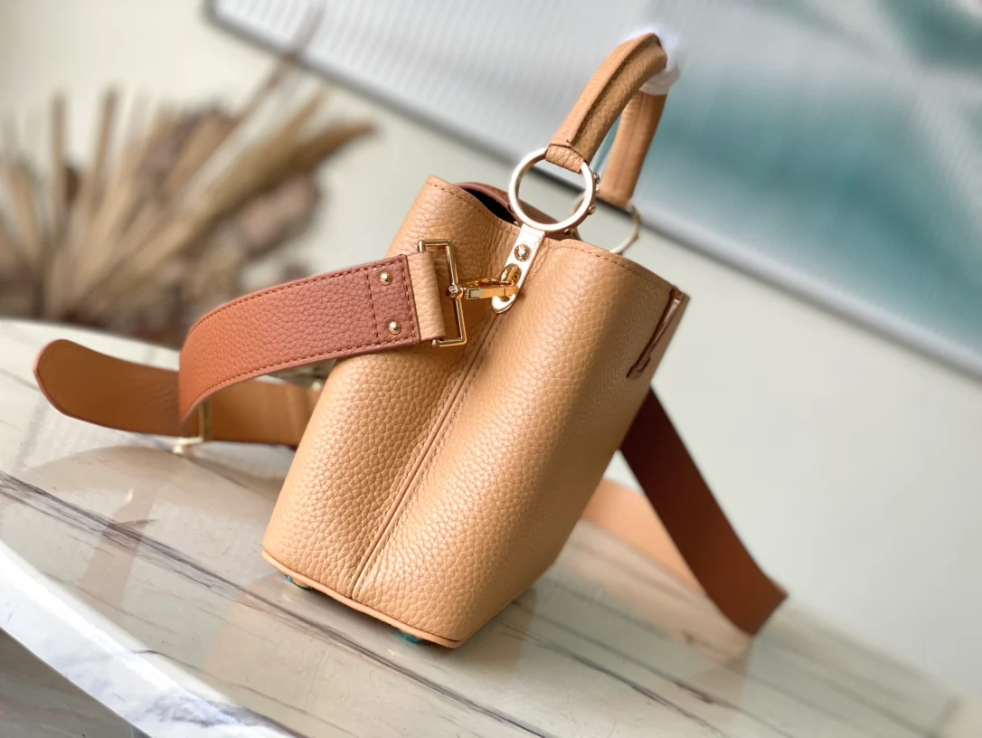 m23058-LV-capucines-коричневый с коричневыми отверстиями от гвоздей-средний