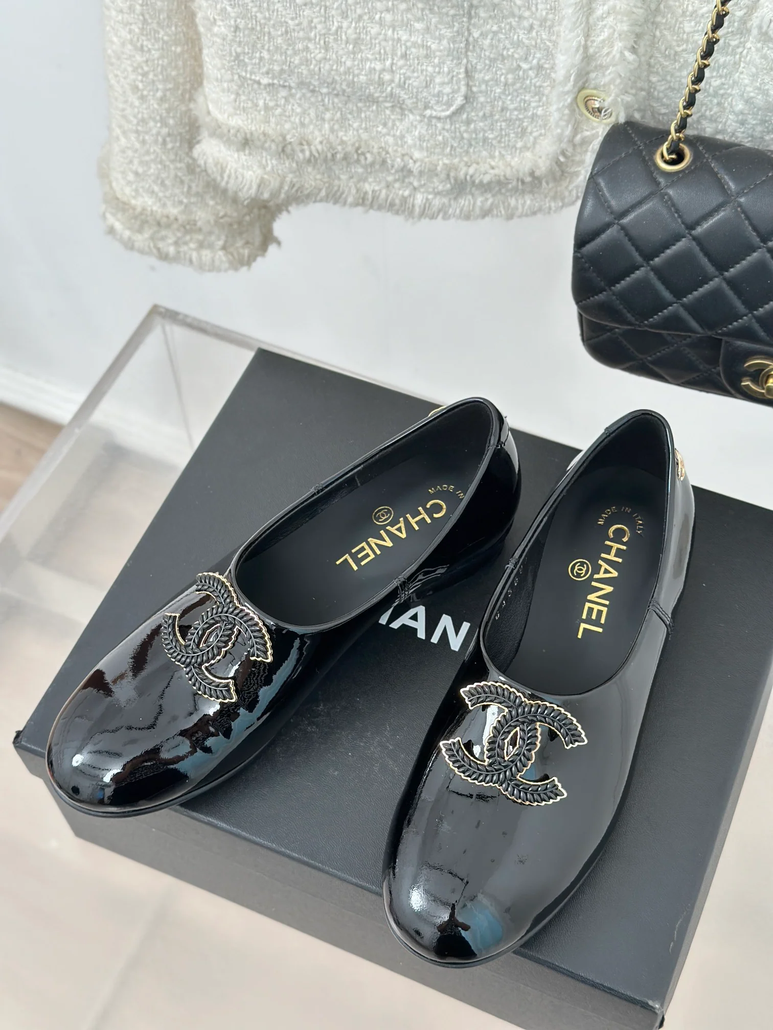 Лоферы Chanel 2025 из лакированной кожи - черные