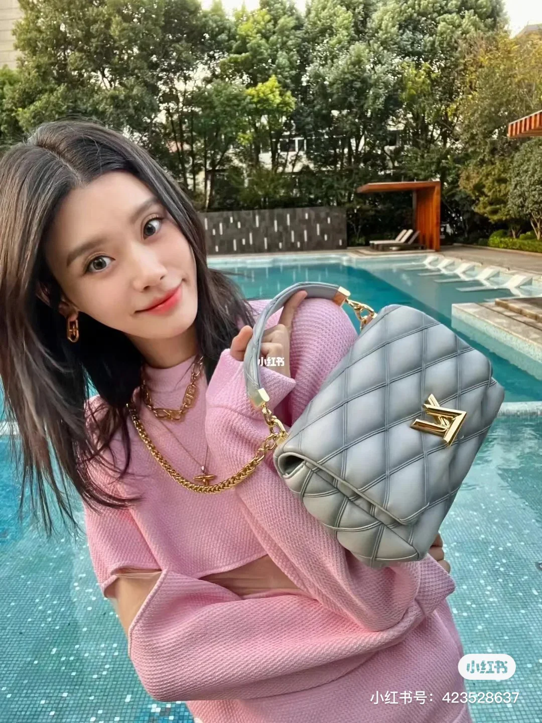 m25107-LV-Кварцевая сумка с тисненым узором и цепочкой, средне-серый