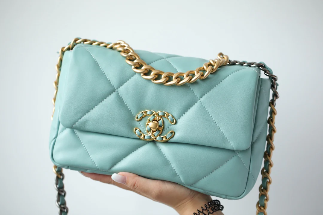 Сумка Chanel 19 - Средний мятно-зеленый цвет