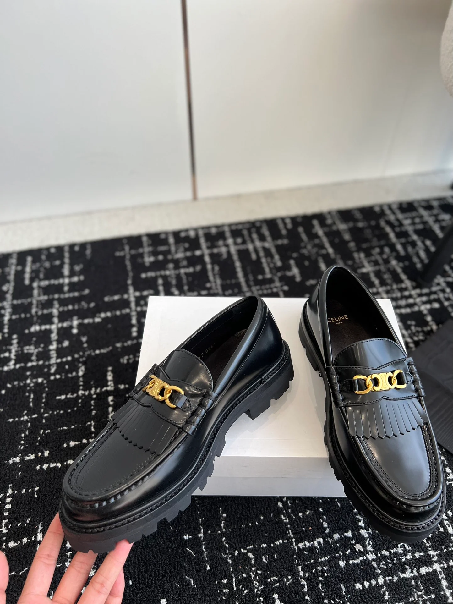 Новинка сезона весна/лето 2023 от Celine - Лоферы Arc de Triomphe - 1