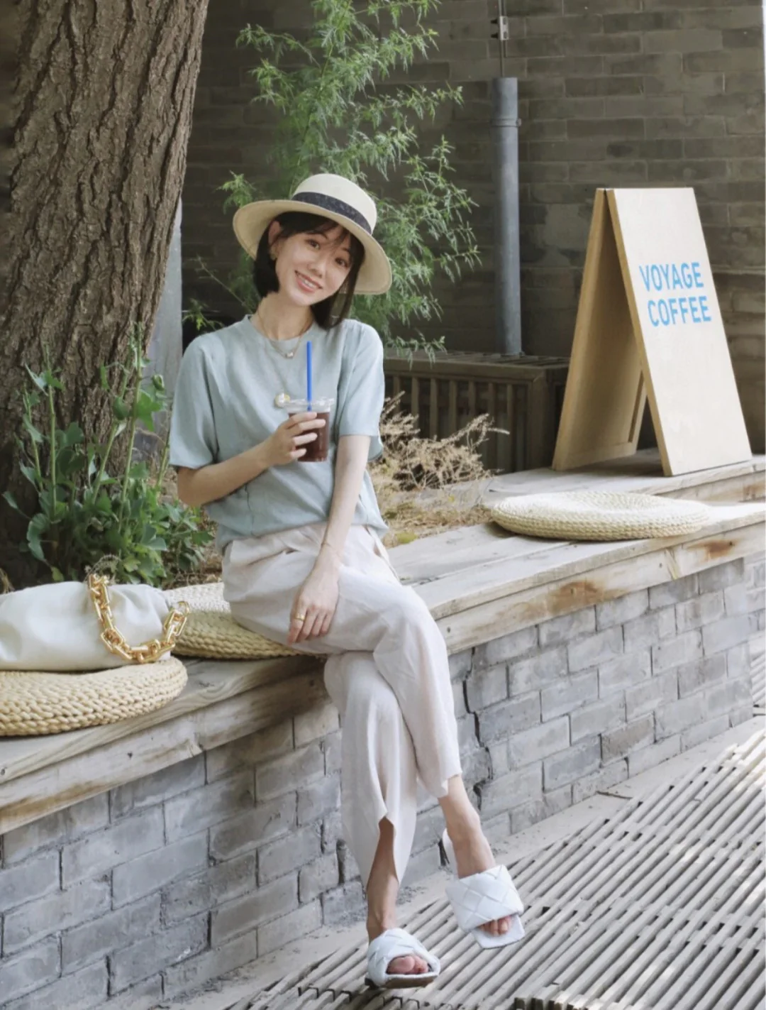 Новинка сезона весна/лето 2021 от BV - Плоские плетеные тапочки - Фотографии в носке