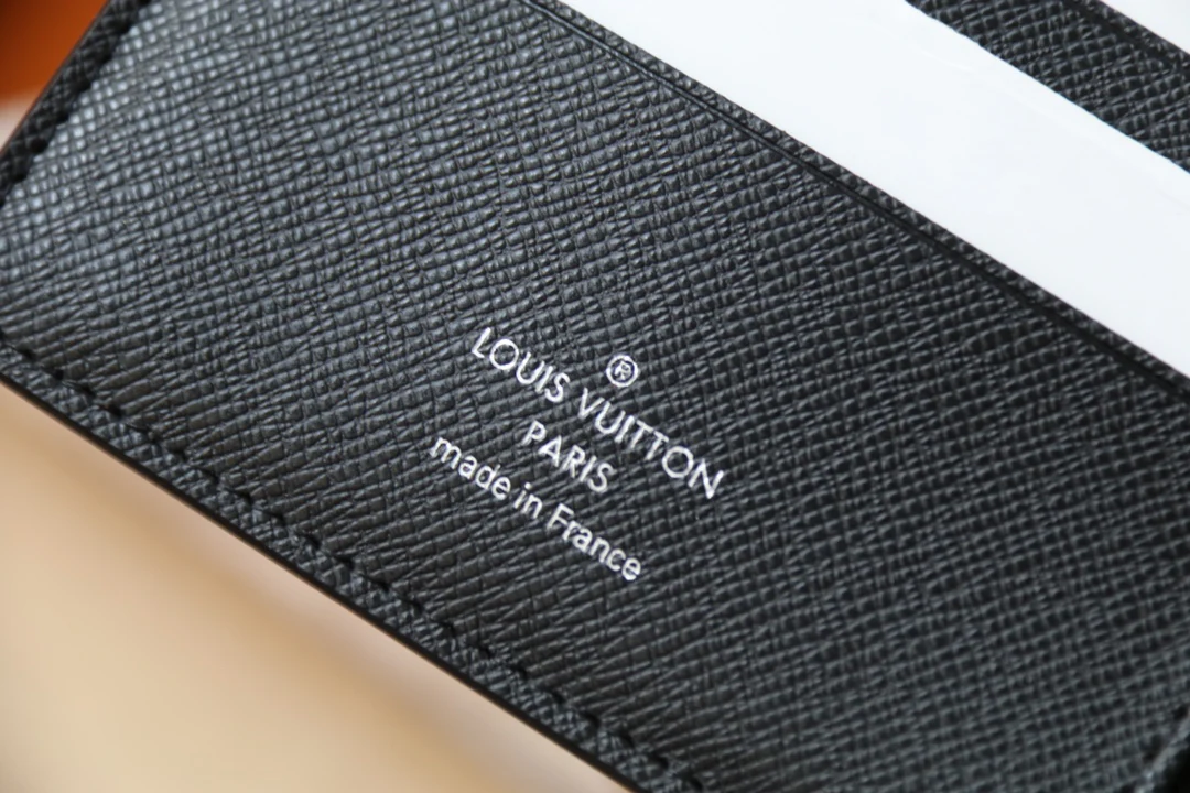 LV-m60895-небольшой короткий кошелек-черный в клетку