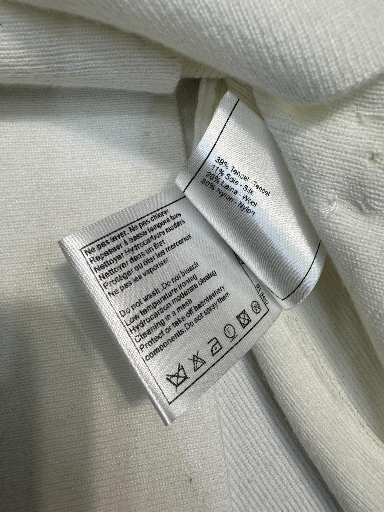 Жилет Chanel 2403 ручной вязки с цепочками - белый