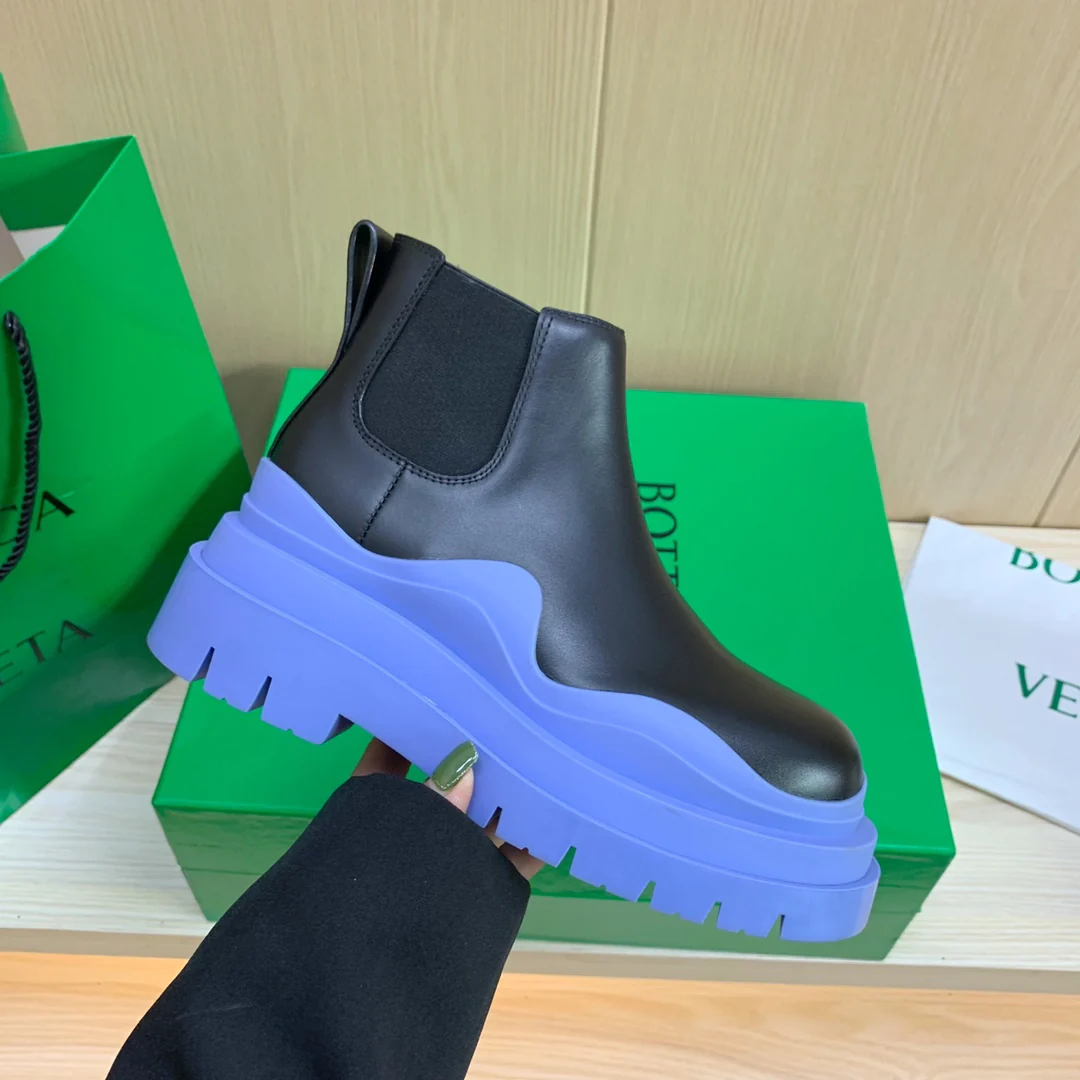 Новые короткие ботинки BV-22 осенне-зимней коллекции - синяя подошва