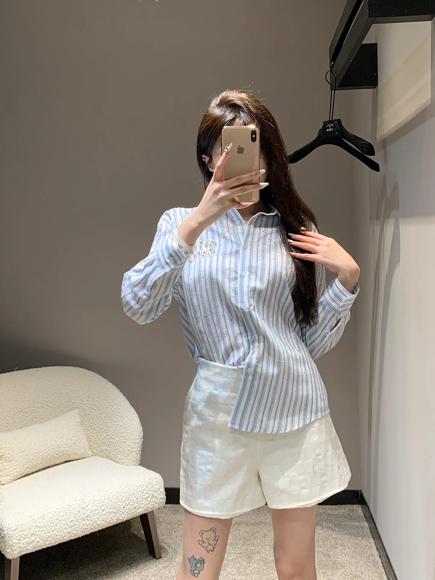 Miu Miu - 2404 - Рубашка с длинными рукавами, украшенная стразами, бисерной надписью и полосками - Синяя