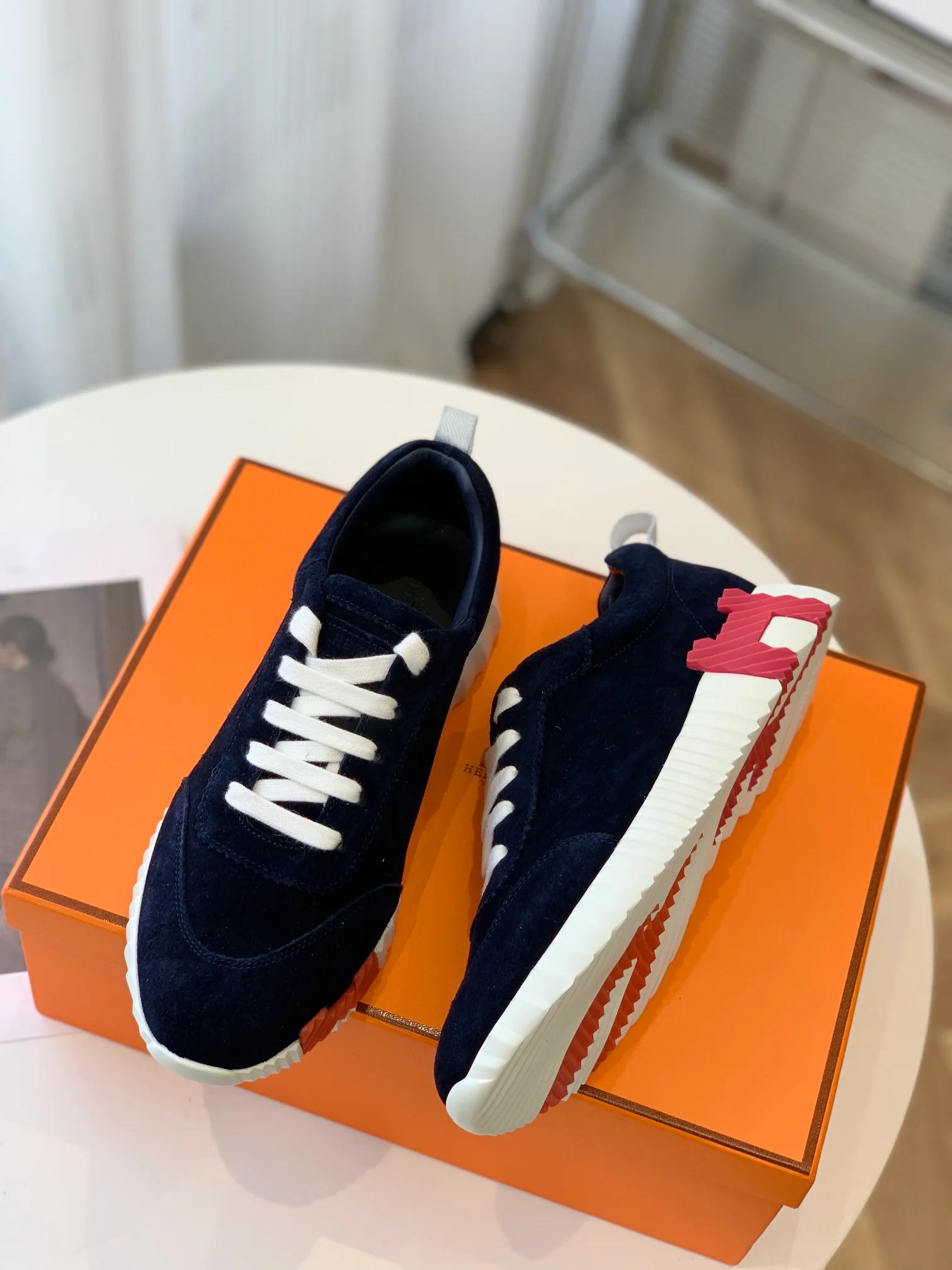 Новейшая модель Hermes 2023 года - кожаные кроссовки H-Leather - черные