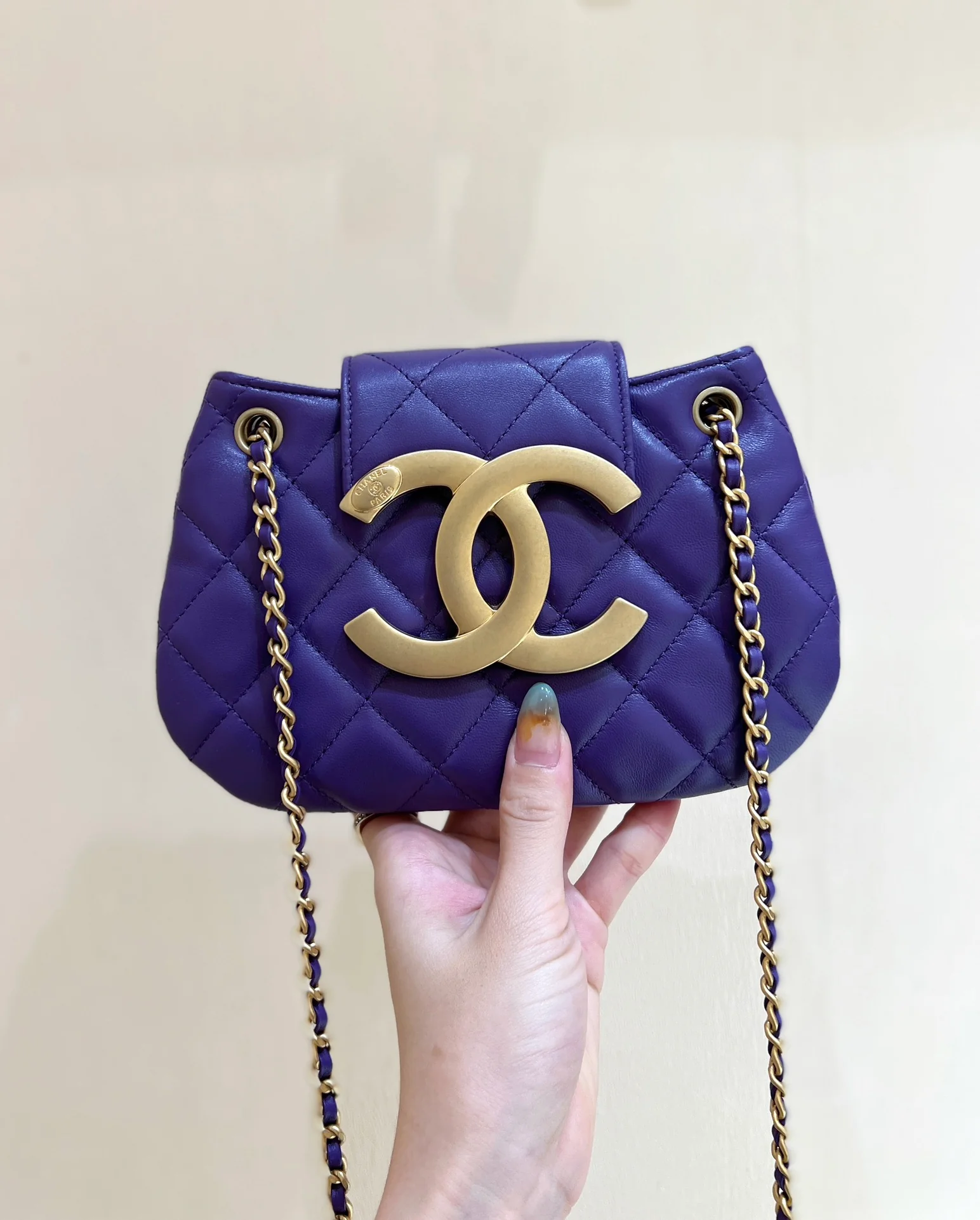 Новая коллекция Chanel ?Ранняя весна? — 24c — Большая ретро-сумка Double C — Мессенджер — Фиолетовая