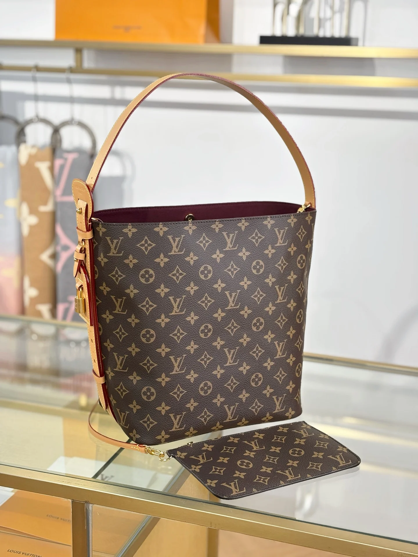 LV-m12926-all-in-large handbag-monogram