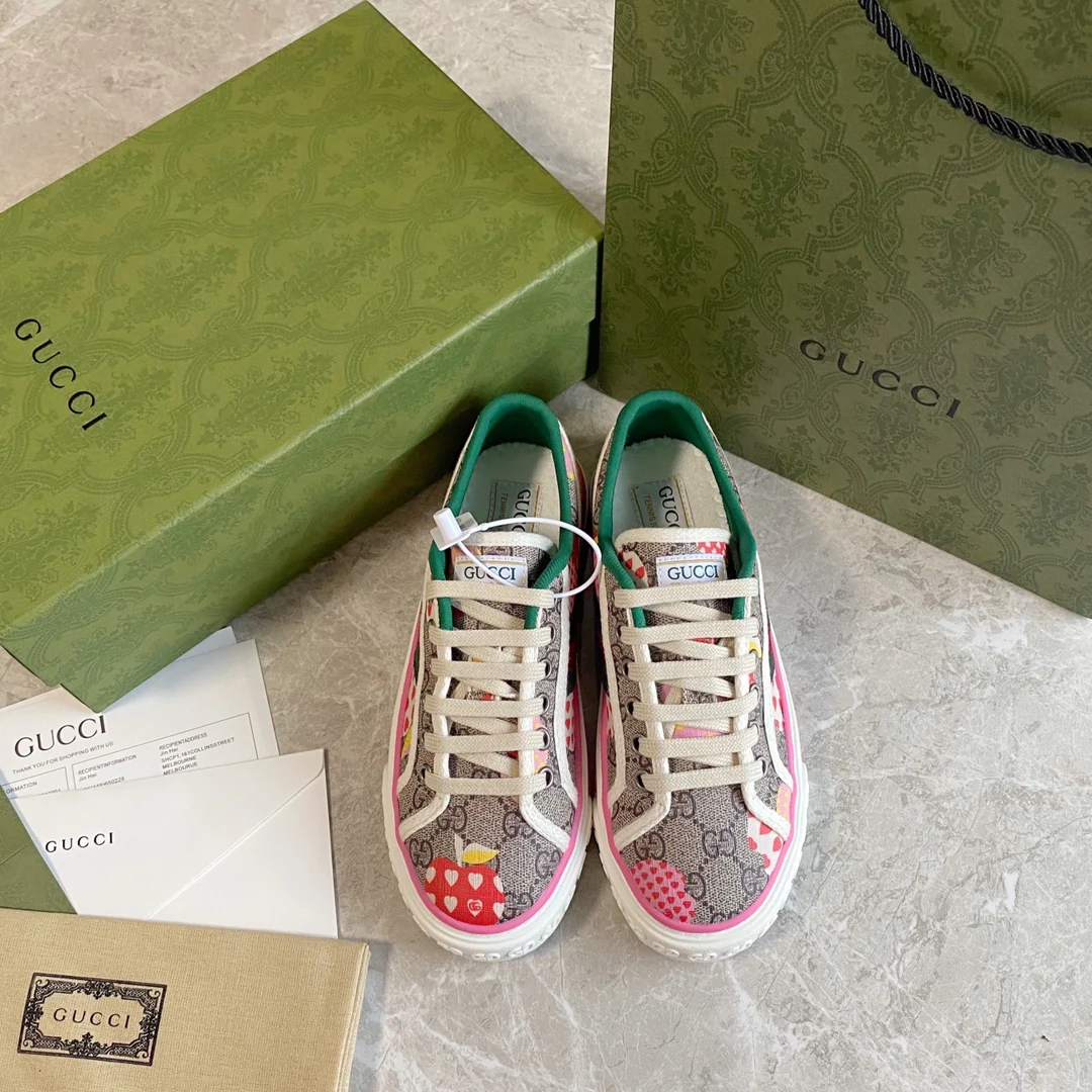 Кроссовки/кеды Gucci