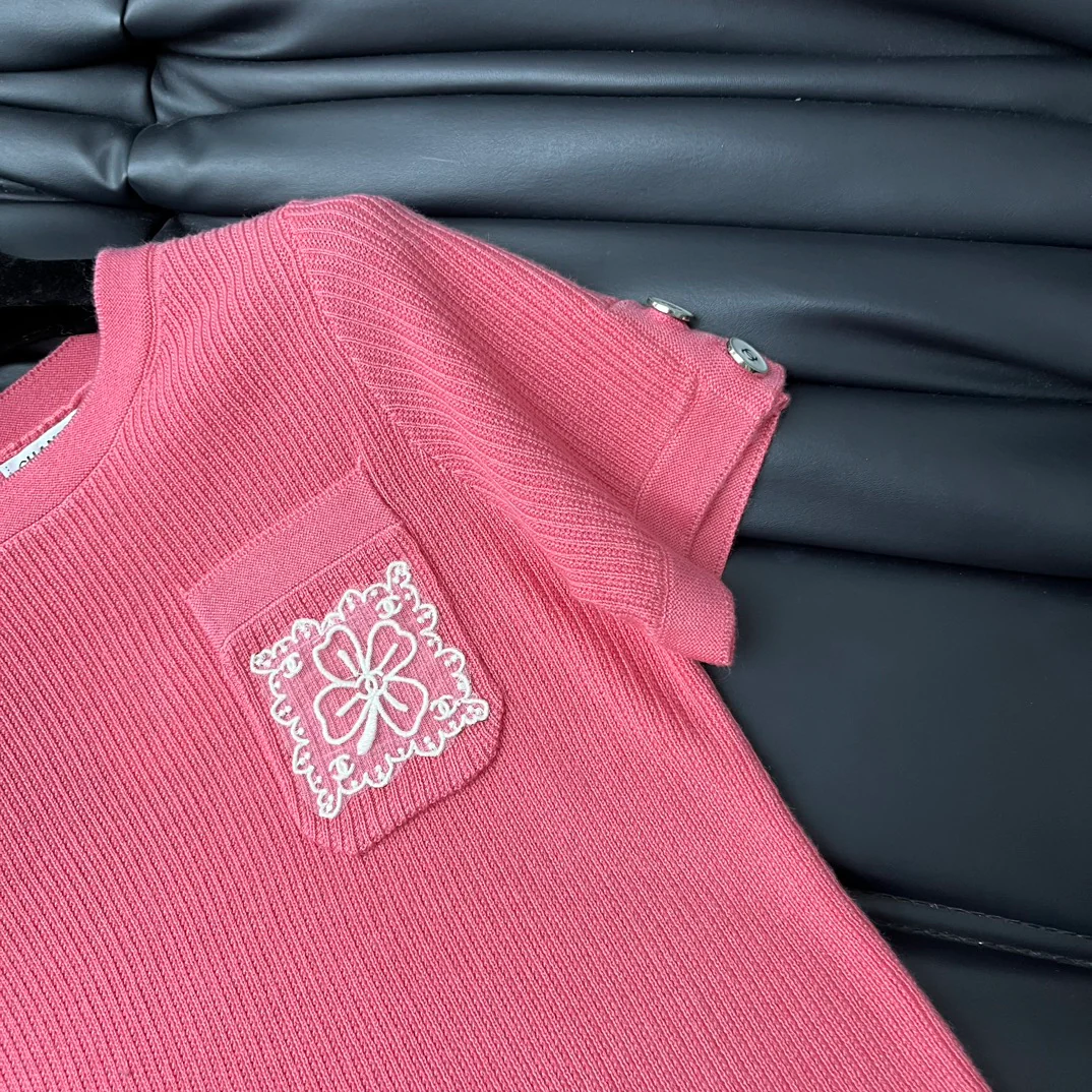 Свитер Chanel 2403 с карманом в виде четырехлистного клевера - розовый