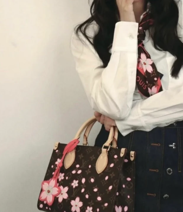 LV-m13269-tm-onthego handbag-small-cherry blossom design