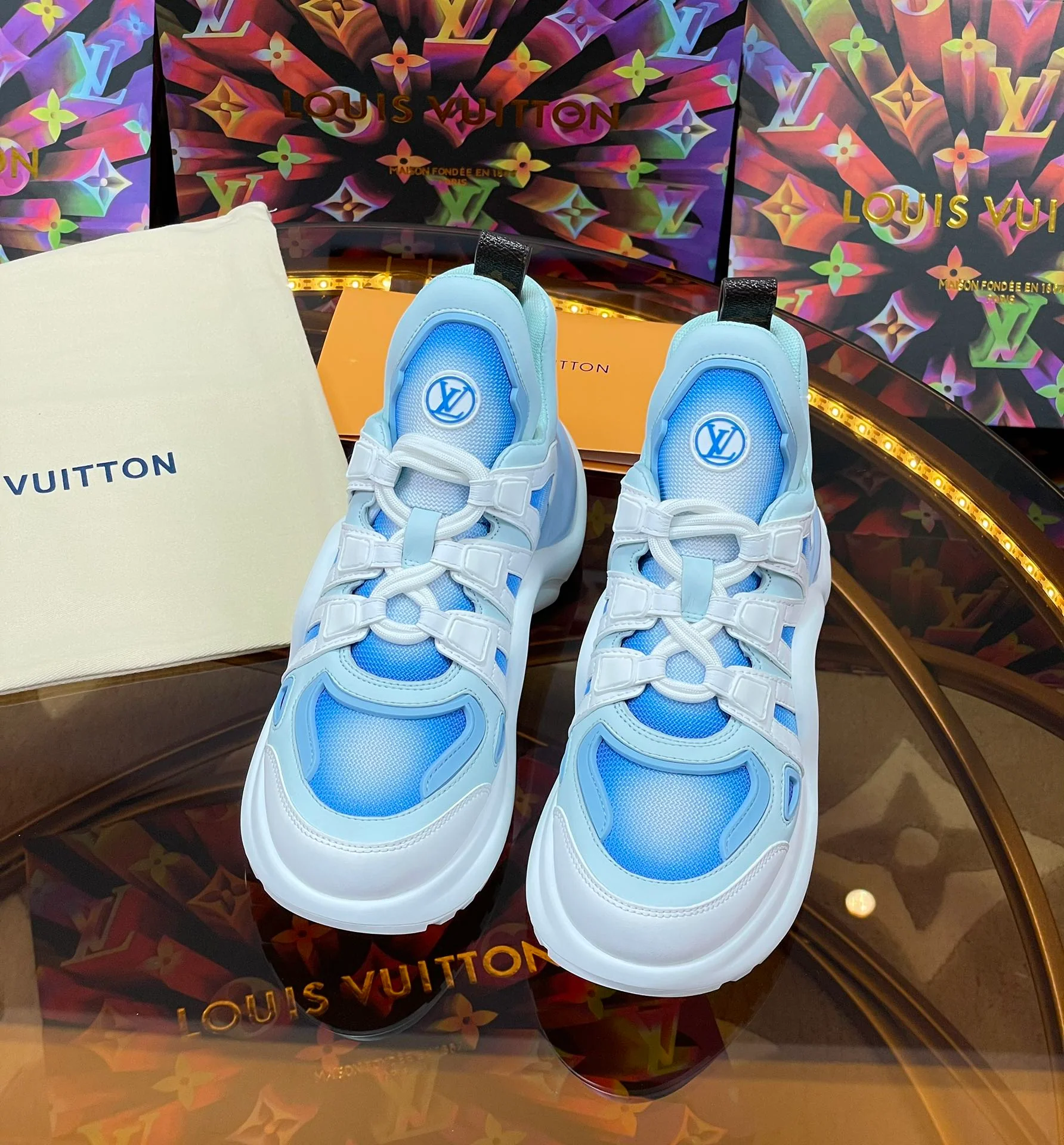 LV - Синие массивные туфли