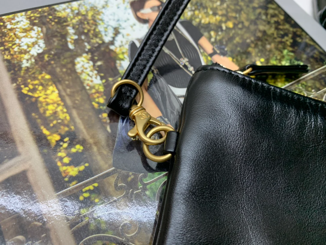 Сумка Chanel 22 - Черная - Маленькая