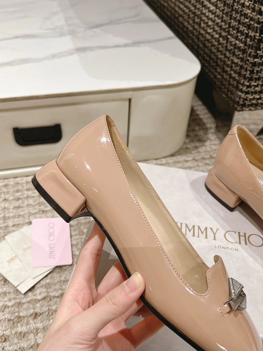 Туфли Jimmy Flat Toe — бежевые