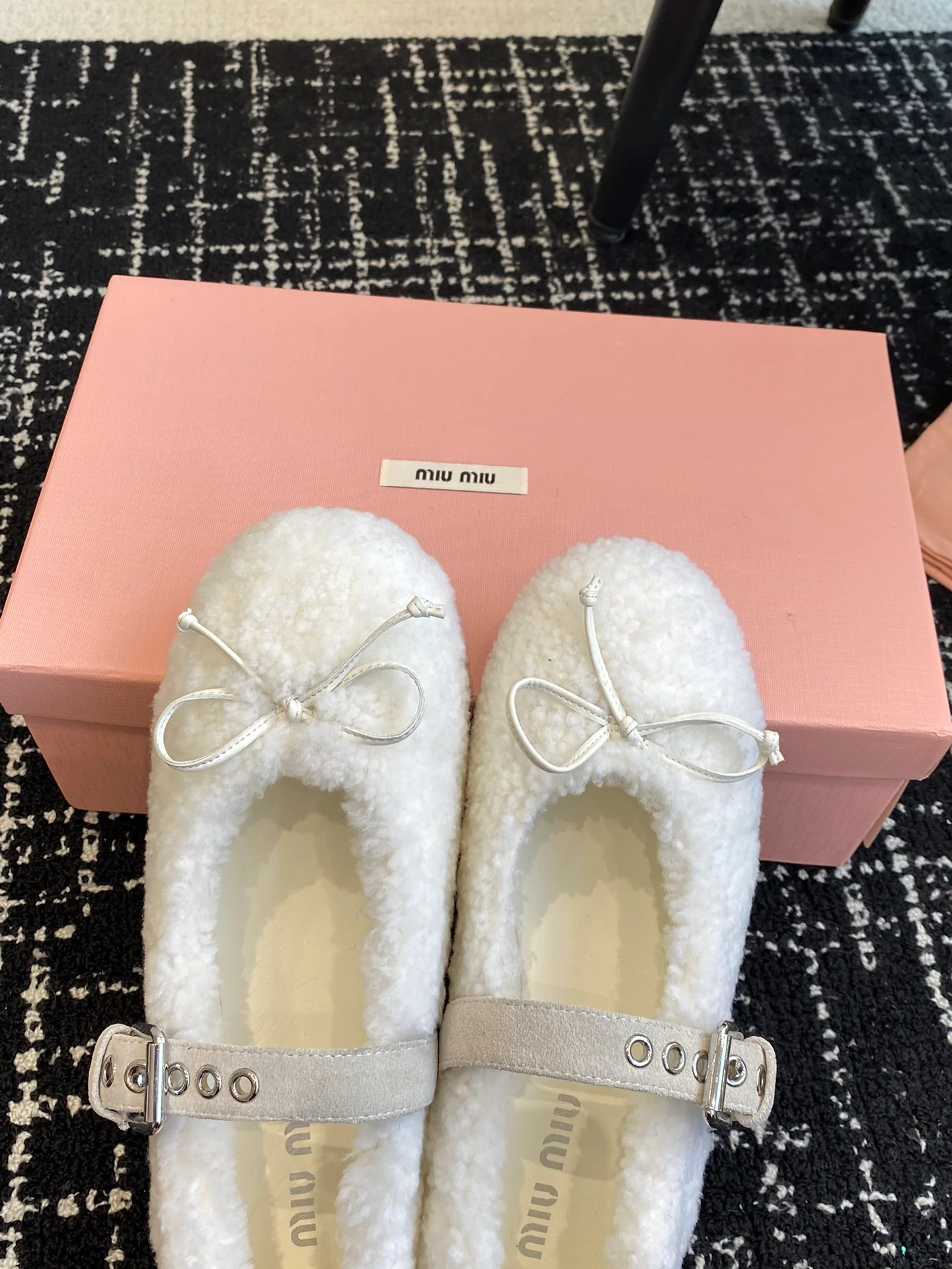 Шерстяные туфли Miu Miu 2024 - белые