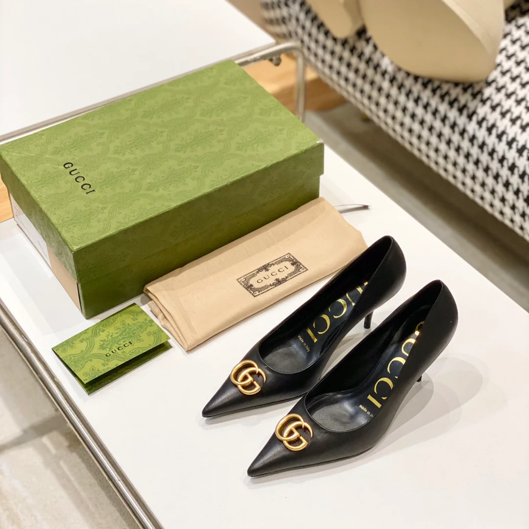 Туфли на высоком каблуке с острым носком Gucci, коллекция ?Ранняя весна 2022? - 1