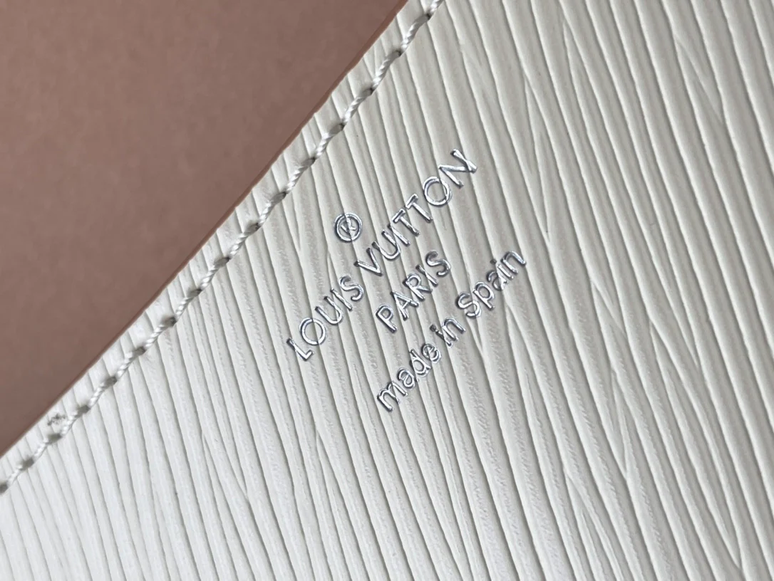 m59459-LV-Grained Epi Leather-Buci Crossbody Bag-Off-White