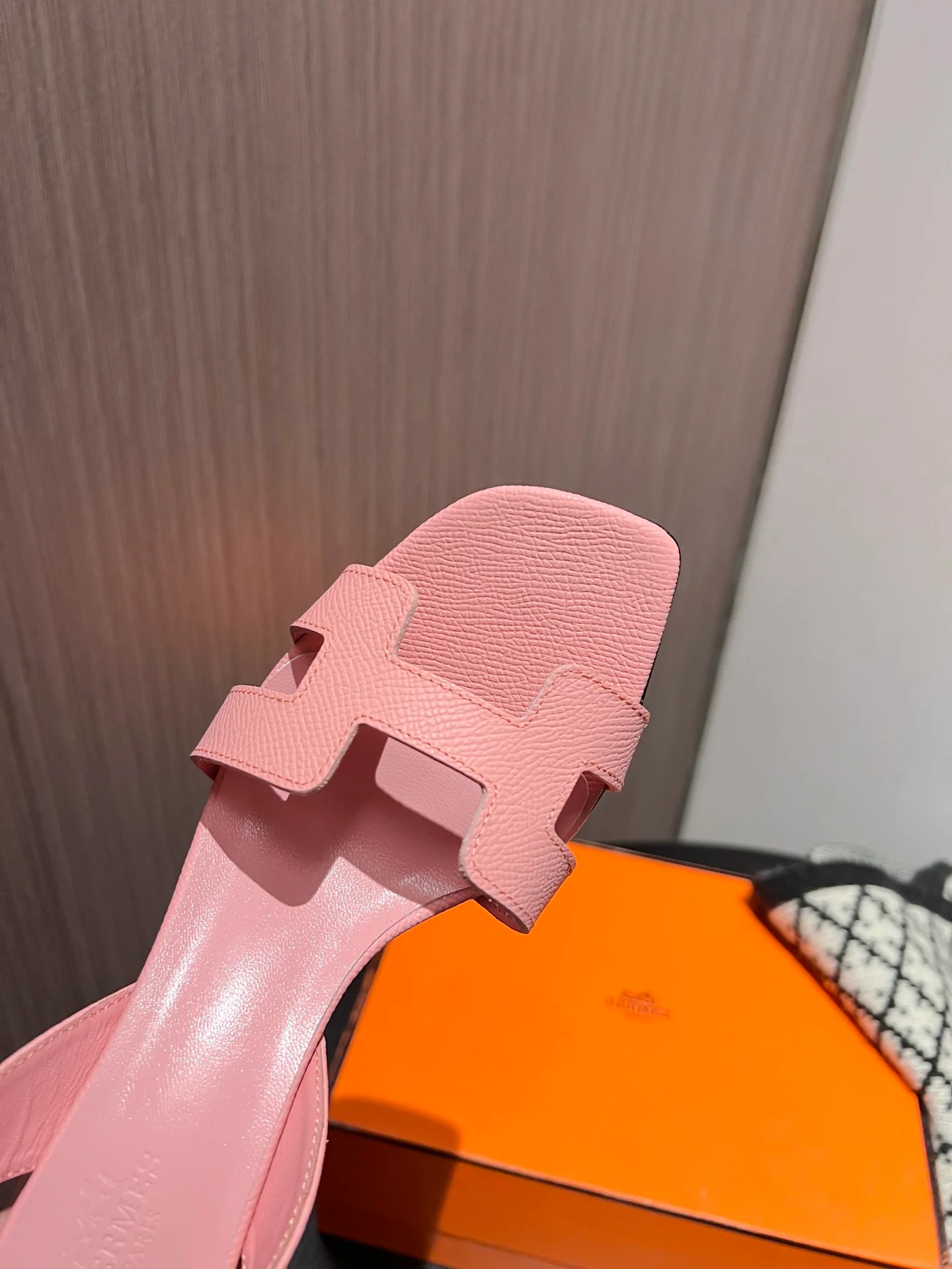 Босоножки на высоком каблуке Hermes - розовые