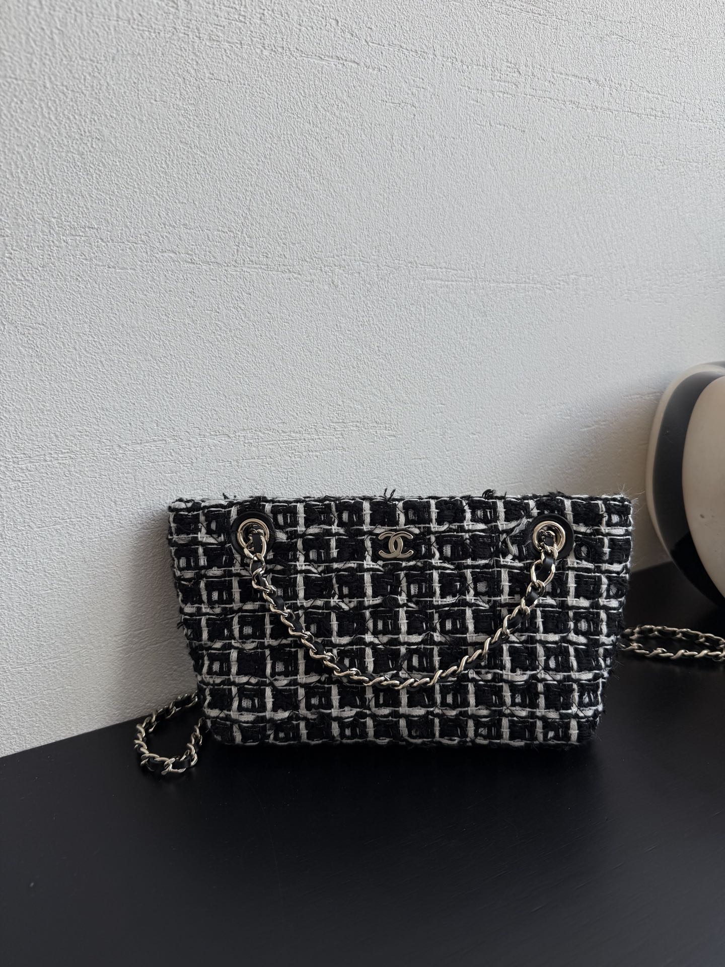 Мини-сумка Chanel 25c из черной шерсти