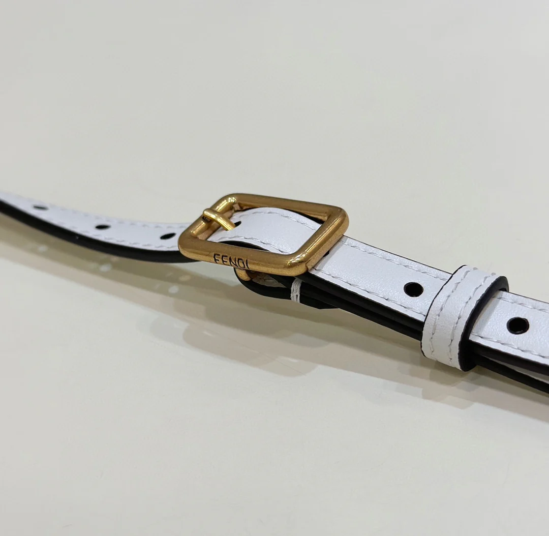 Сумка-седло Fendi в стиле ретро с клапаном - белая