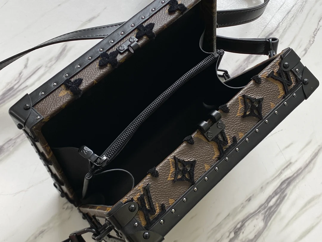 lv-m20233-Monogram Flocked Box Bag