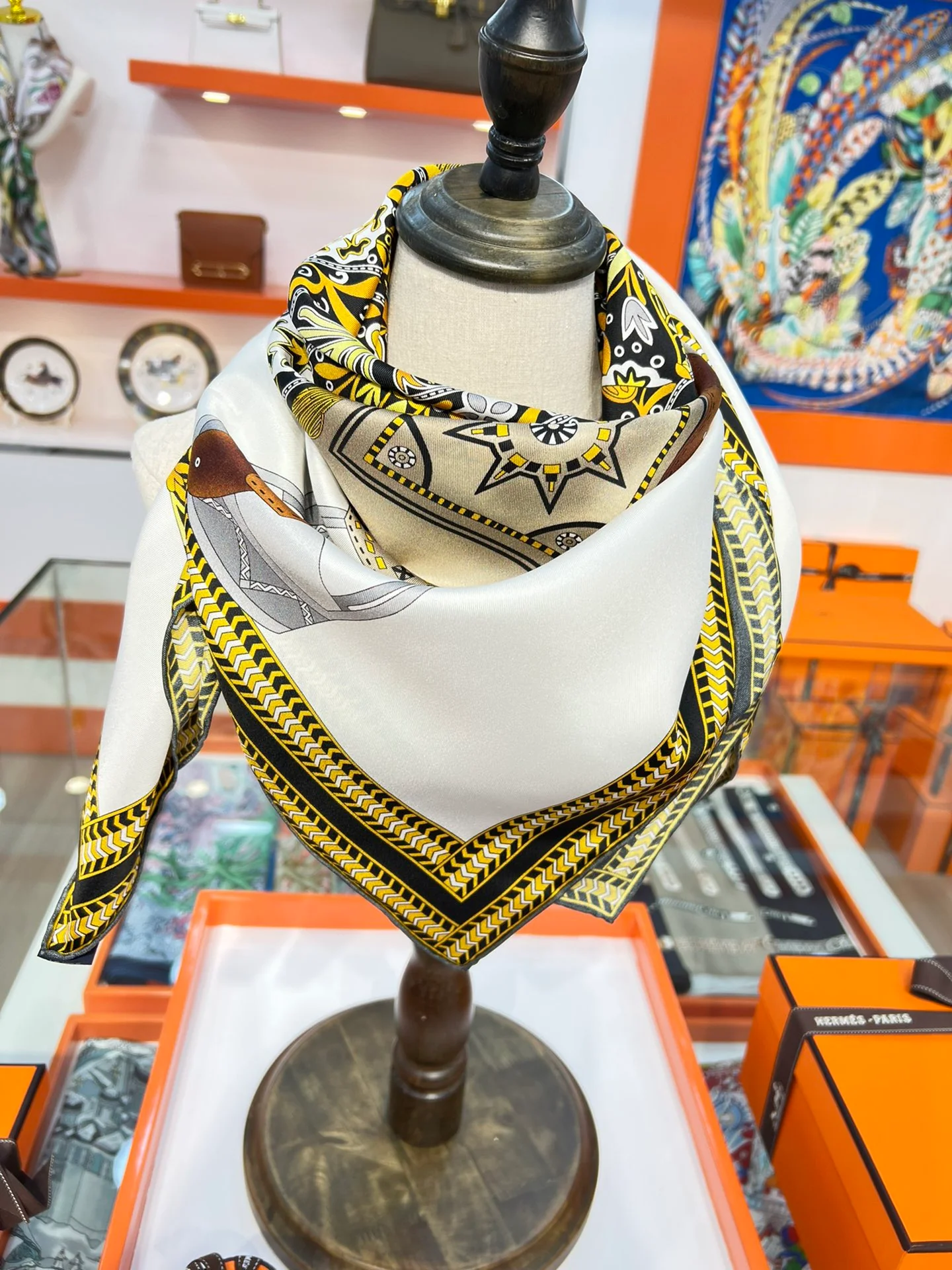 Шелковый шарф Hermes 90 - Prairie Saddle