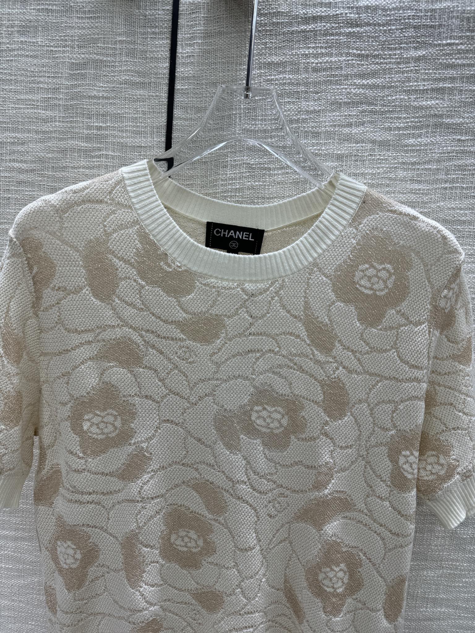 Платье Chanel 2403 Camellia Knit с коротким рукавом, белое