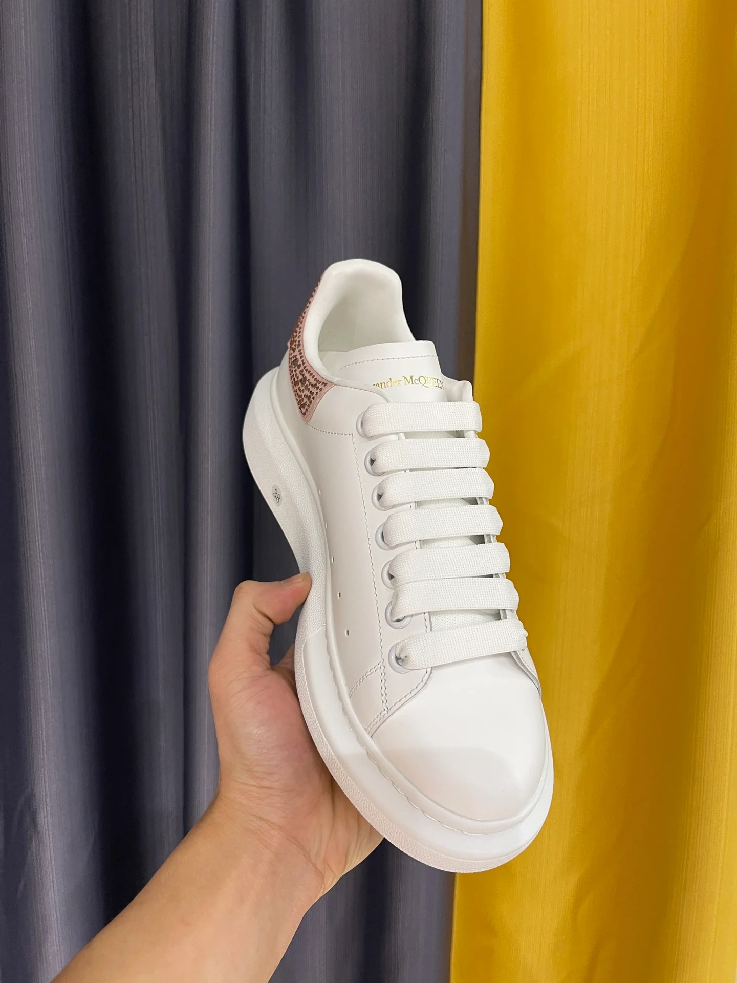 Классические белые кроссовки McQueen - унисекс - полностью белая кожа - овечья шерсть - премиум-издание