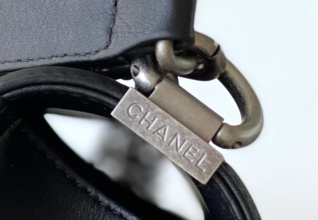 Chanel Le Boy 25 - Черная телячья кожа - Винтажная серебряная пряжка
