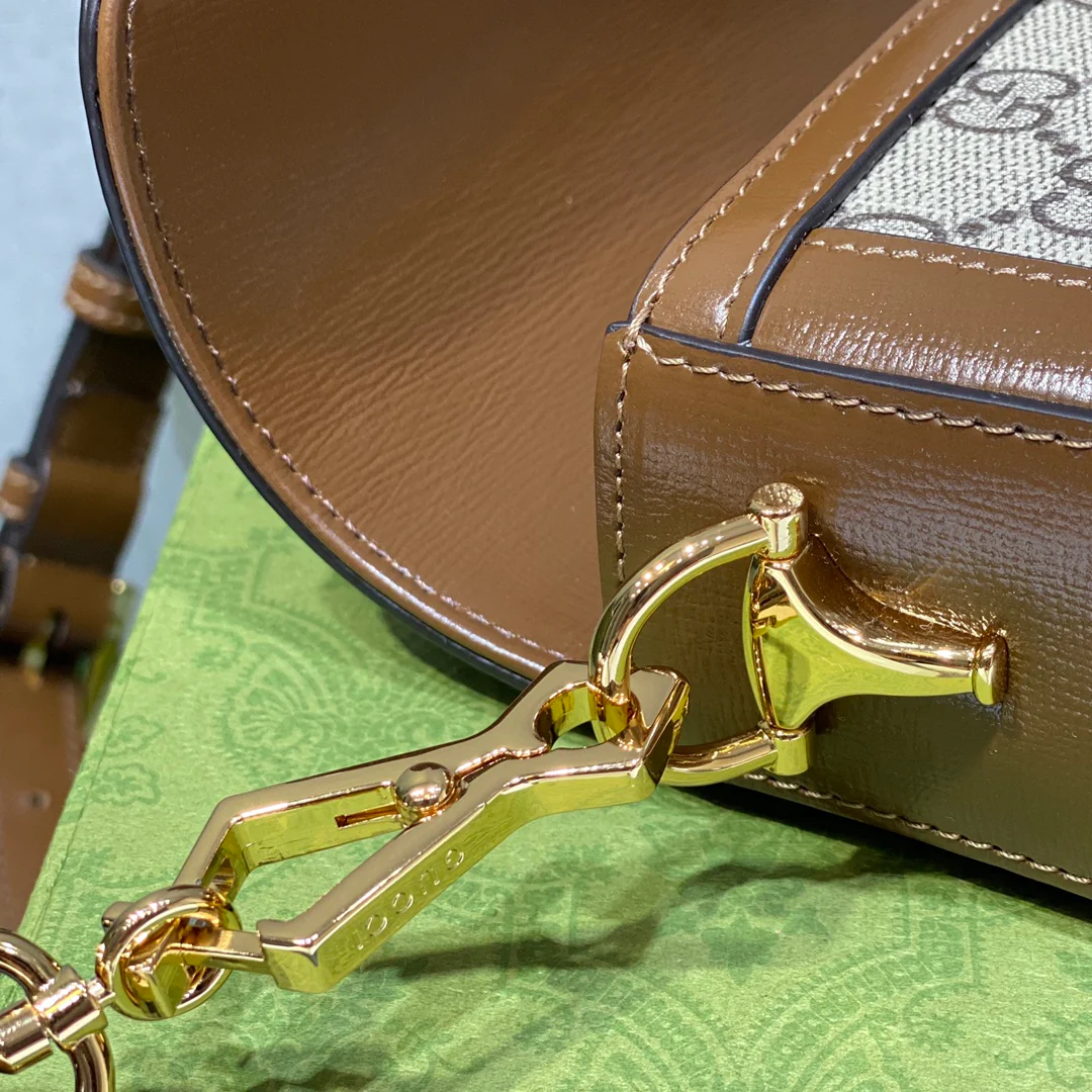 Сумка-седло Gucci 1955 с пряжкой в ??виде подковы - маленькая, 20-5 см