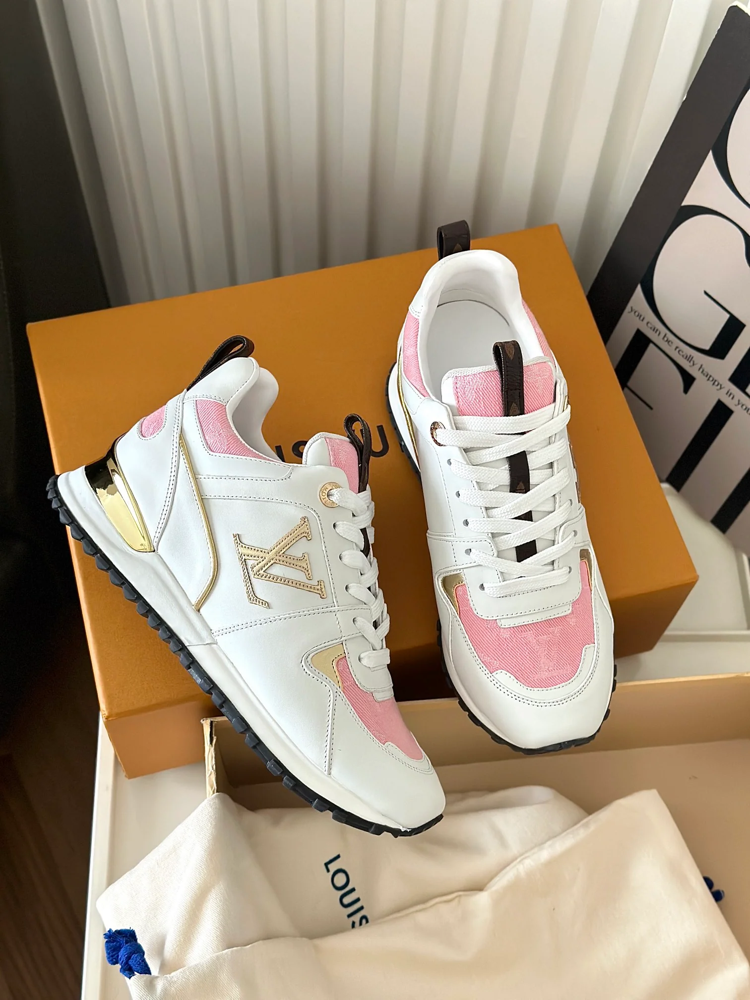 Кроссовки LV Runaway - Новый цвет - Светло-розовый