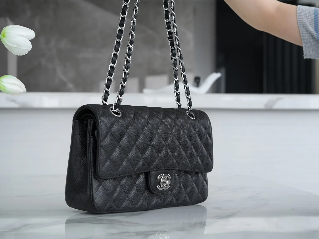 Chanel Classic Flap Caviar Black Medium
