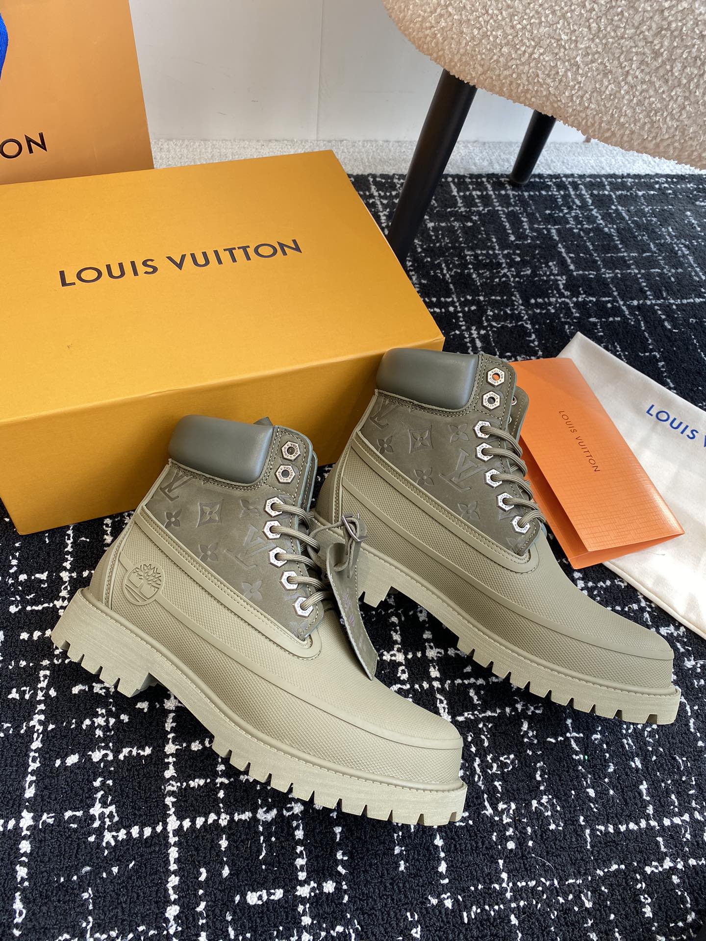 Кожаные ботильоны LV-2024 - темно-зеленые