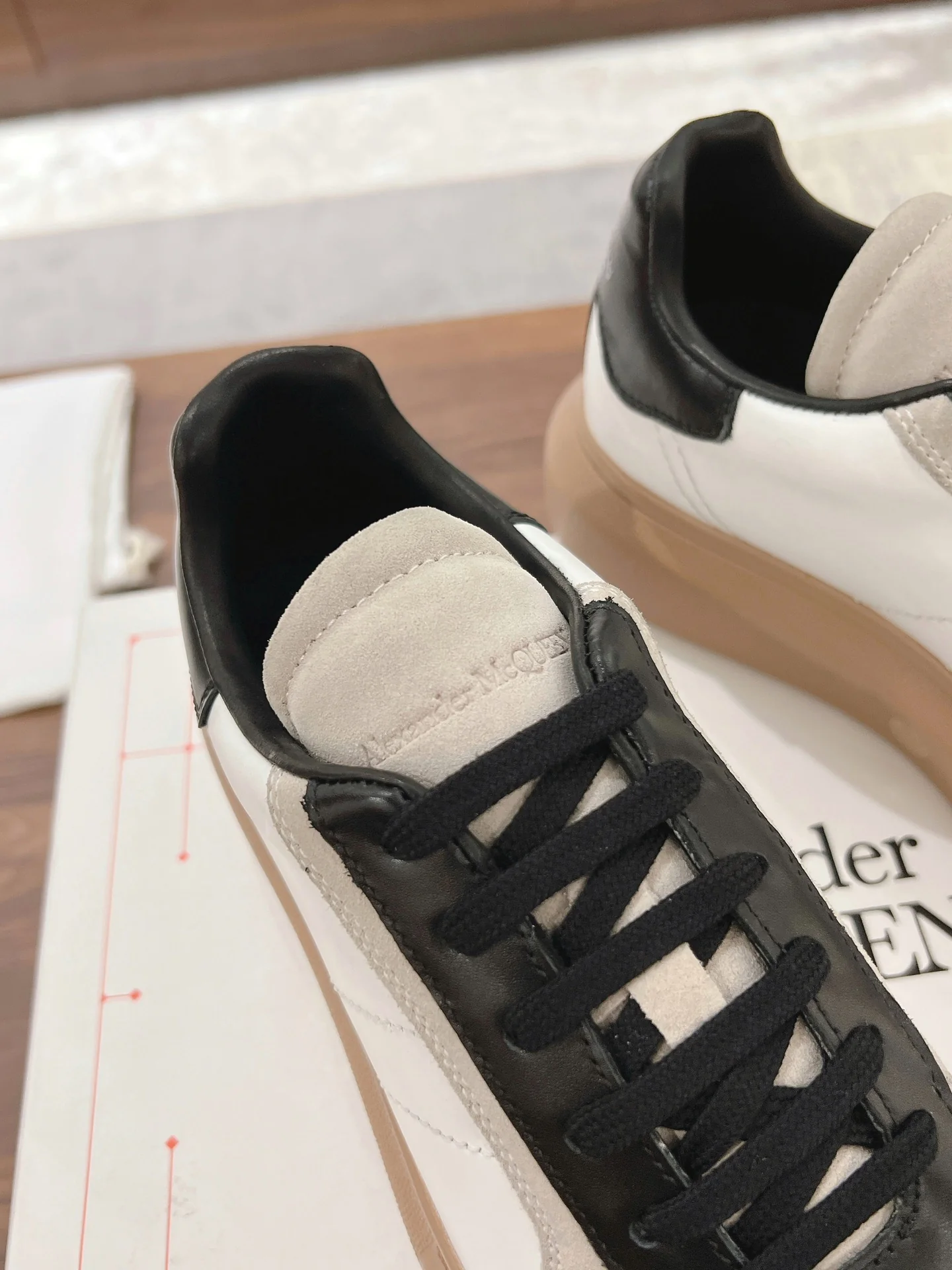 Повседневные туфли McQueen 2024 - черные