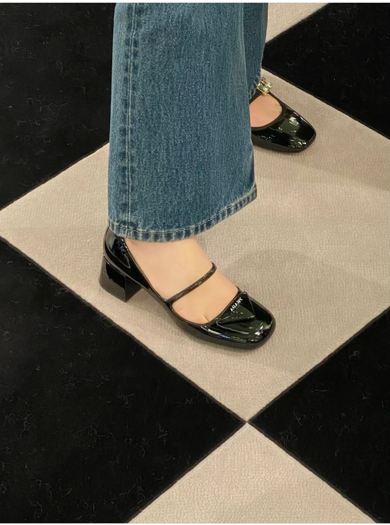 Prada - Туфли на низком каблуке из коллекции Black Party