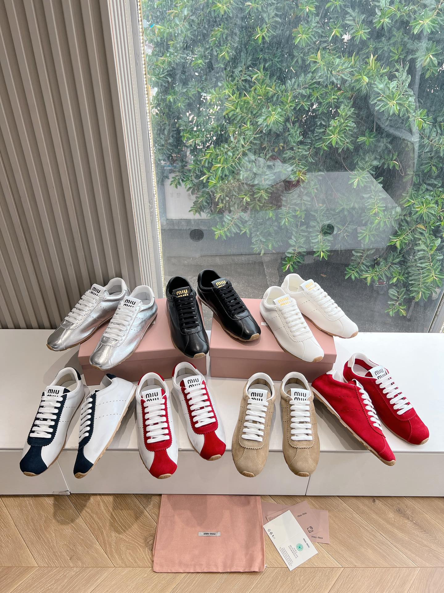 Повседневная обувь Miu Miu 2024 — изображение коллекции