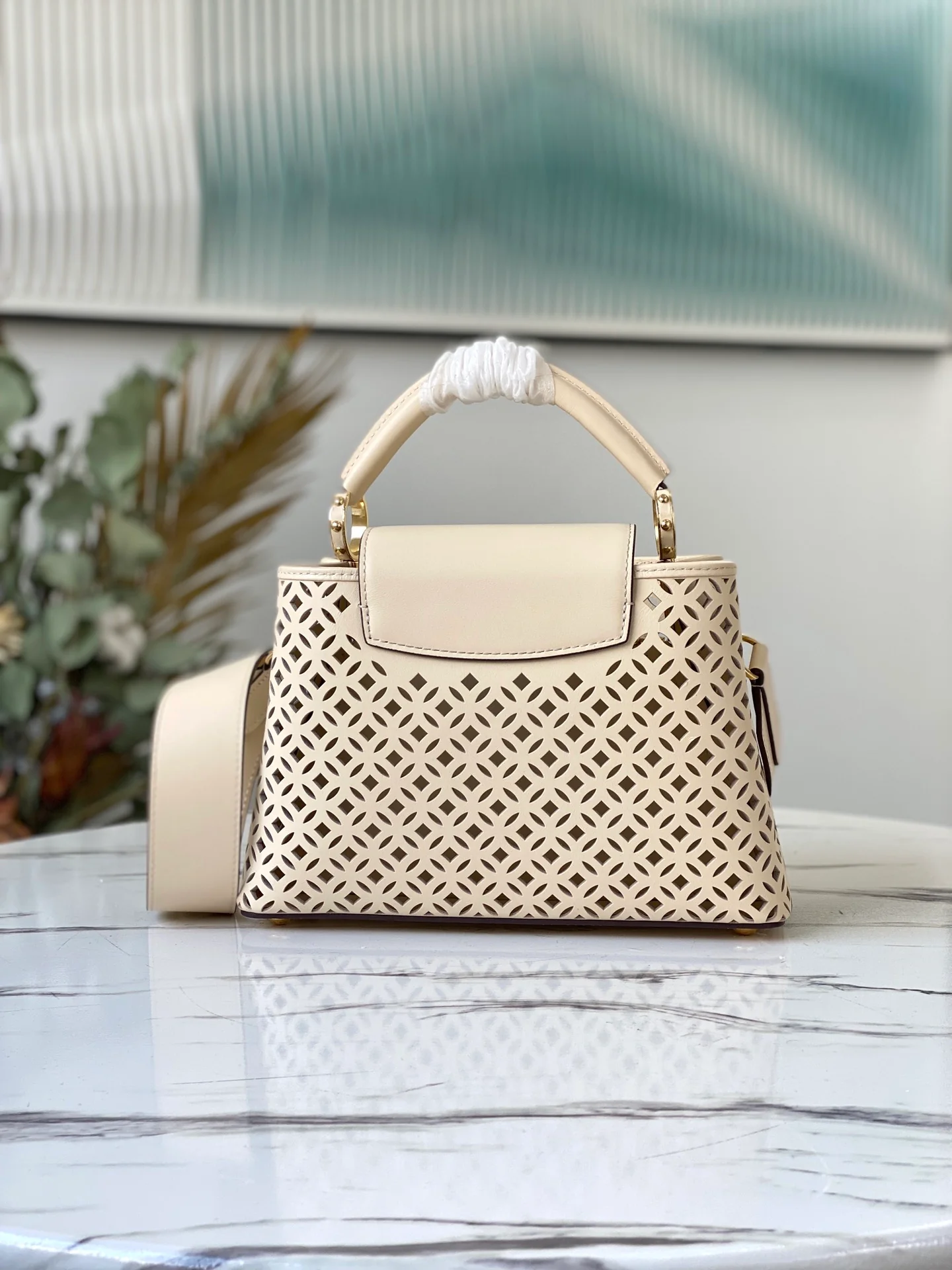 lv-m57228-small capucines-bb handbag