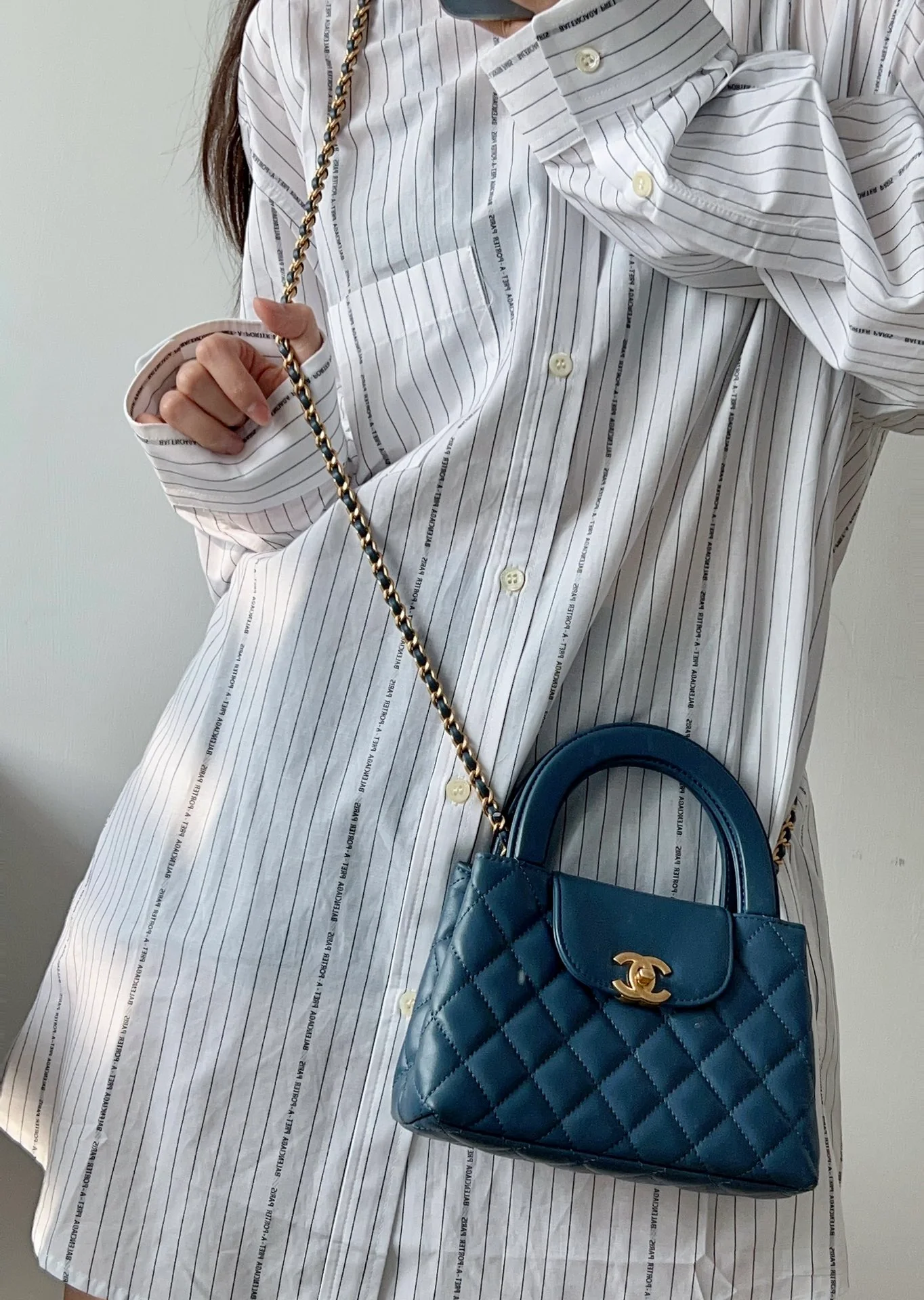 Клатч Chanel с цепочкой Kelly Chain из 23-каратного золота - синий