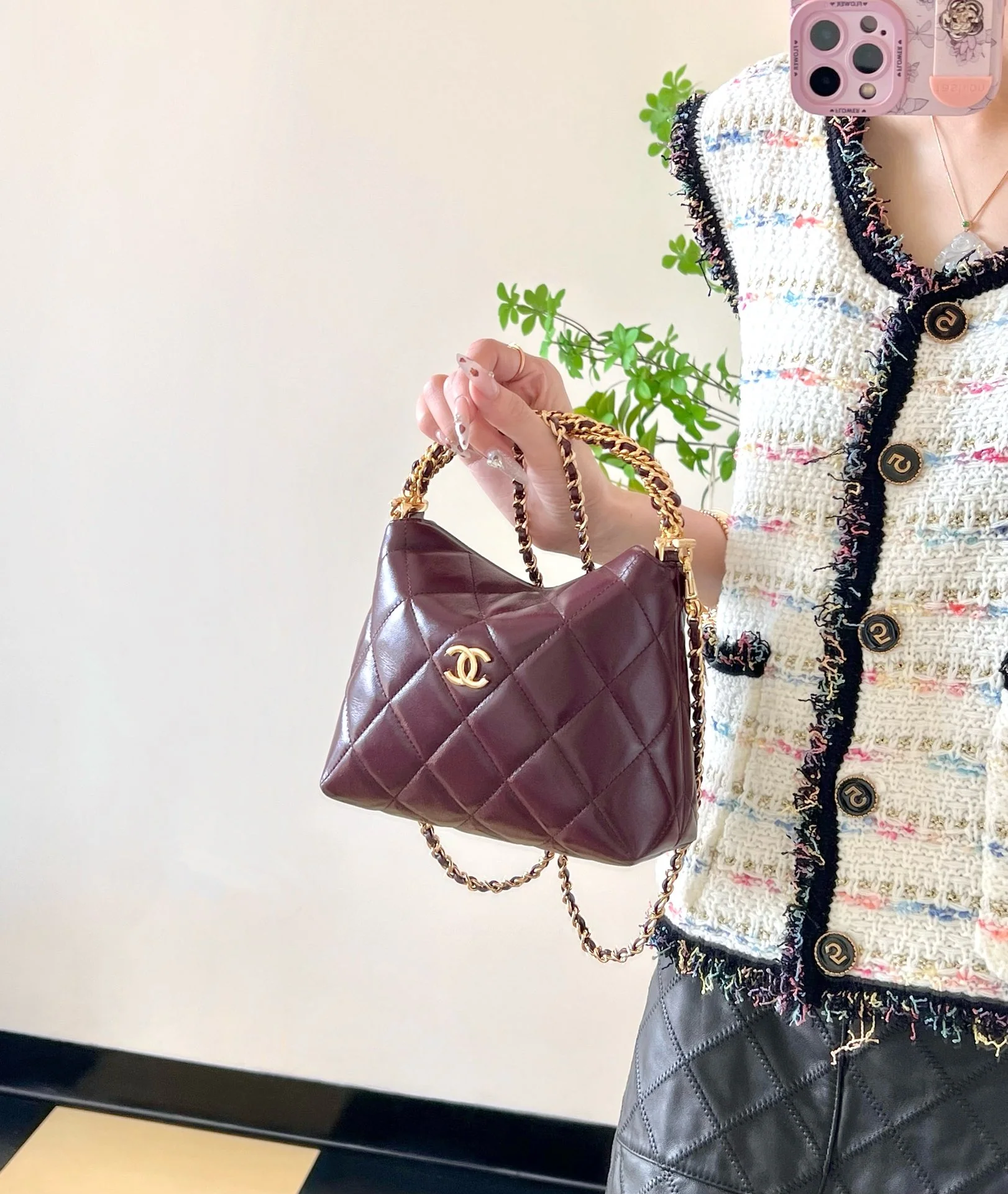 Сумка-хобо Chanel с витой ручкой - бордовая