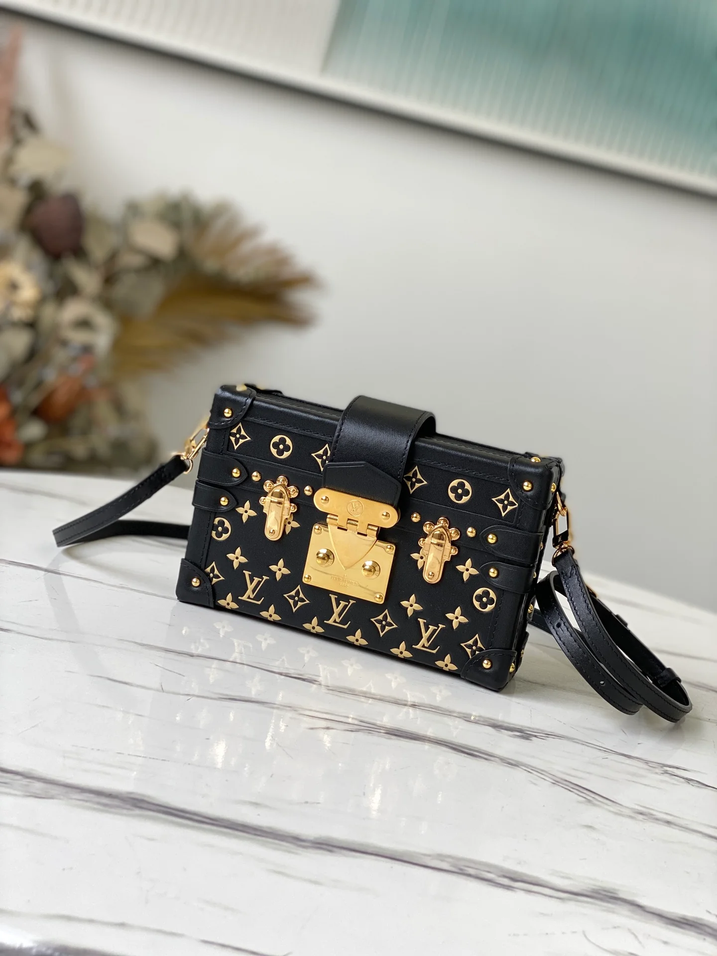 m57817-LV-monogram-metal-handbag