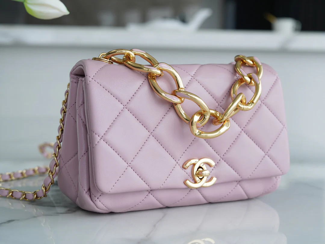 Сумка Chanel 2022 Chunky Chain Flap Bag 21 см