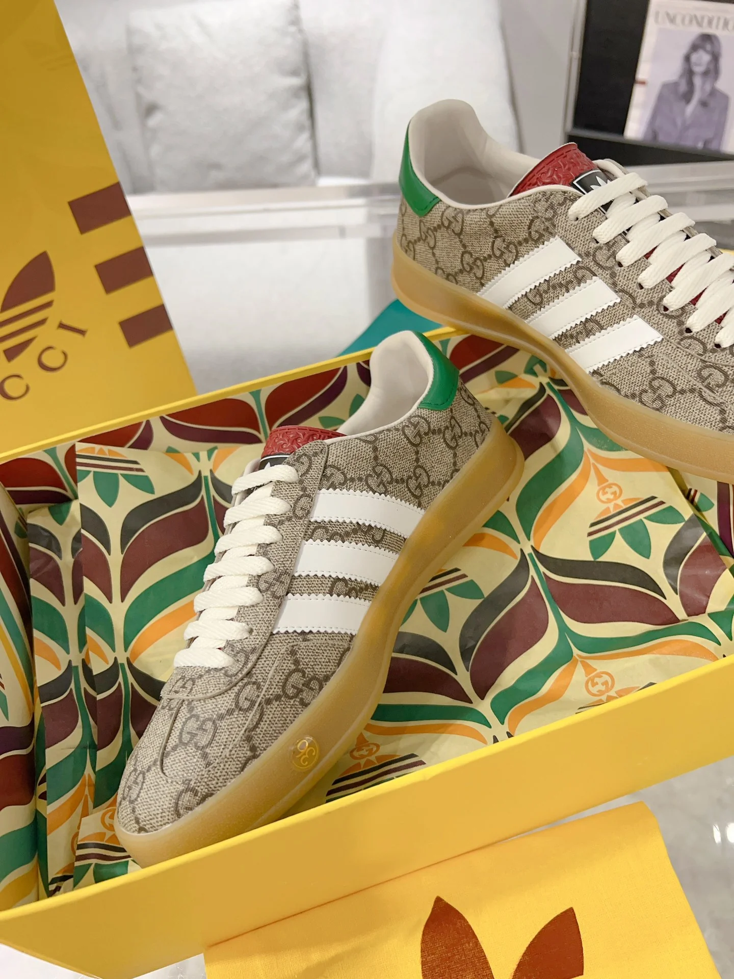 Новинка сезона осень/зима 2023 от Gucci - Коллаборация - Немецкие кроссовки для тренировок - Монограммная канва