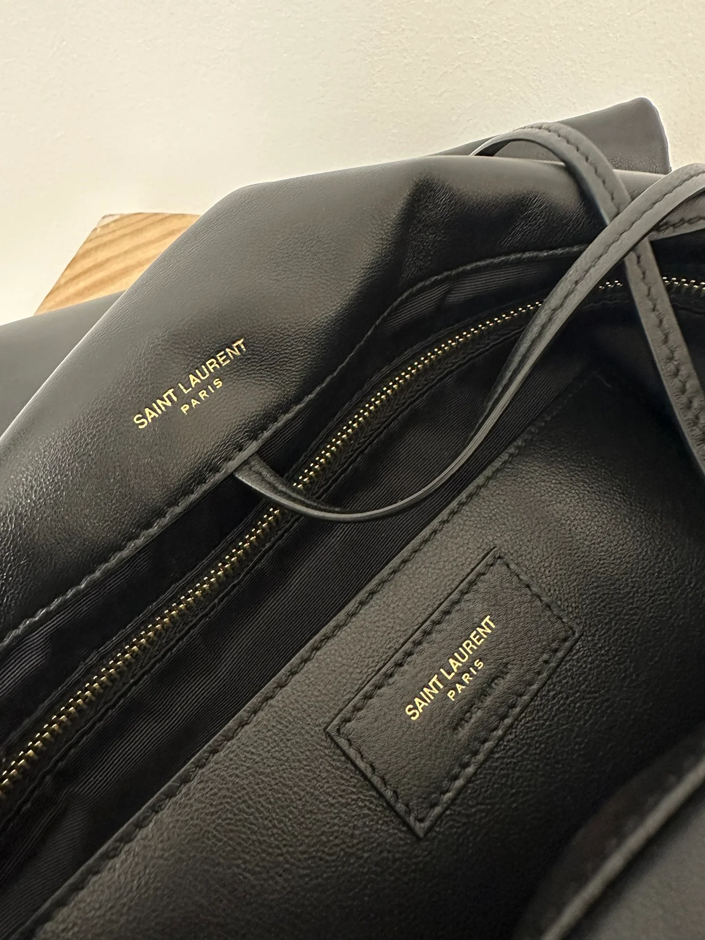 Сумка YSL из кожи ягненка наппа с двойной цепочкой - в стиле Джейми