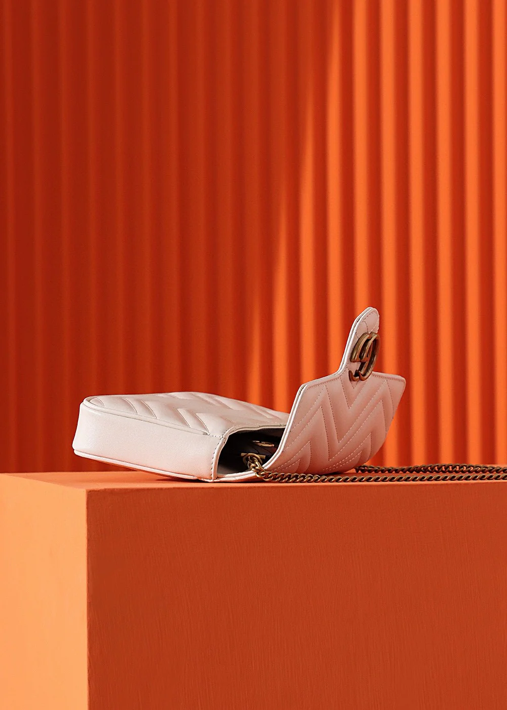 Сумка через плечо Gucci Marmont на цепочке - белая