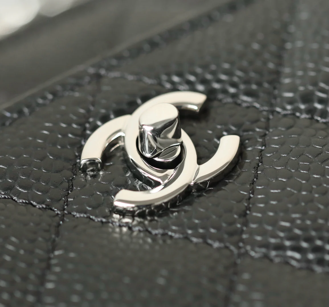 Chanel WOC Черное золото