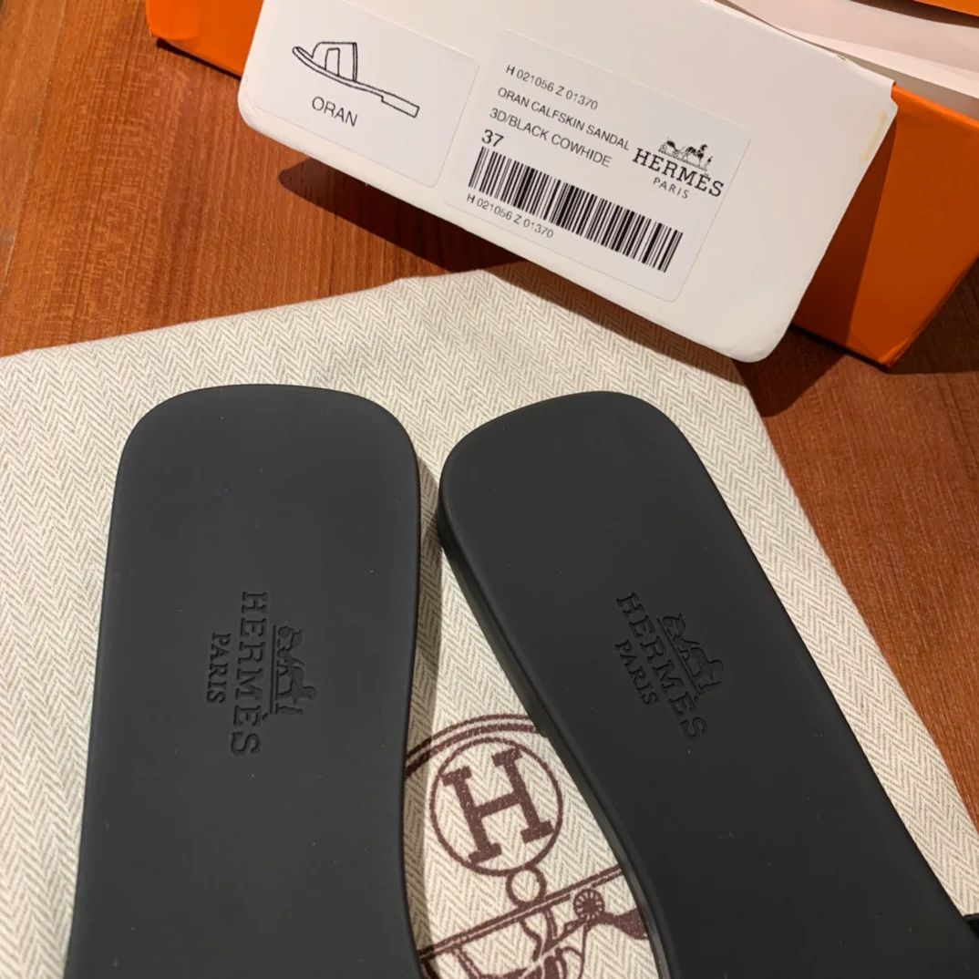 Новые тапочки Hermes-aloha в форме свиного носа